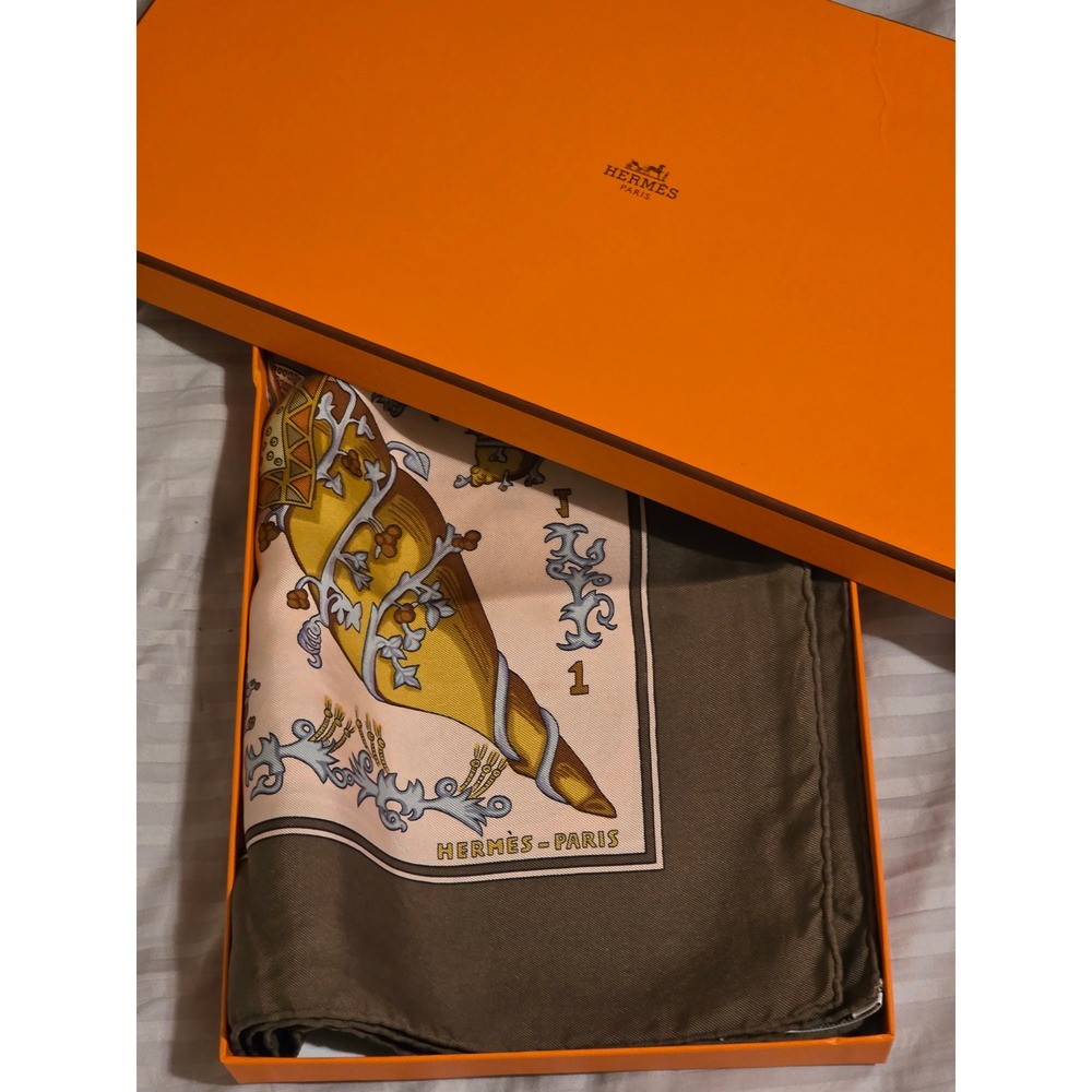 Hermès Le Tarot 90cm Silk Scarf Annie‎ Faivre Brown Gold Vintage Carre w/ Box
